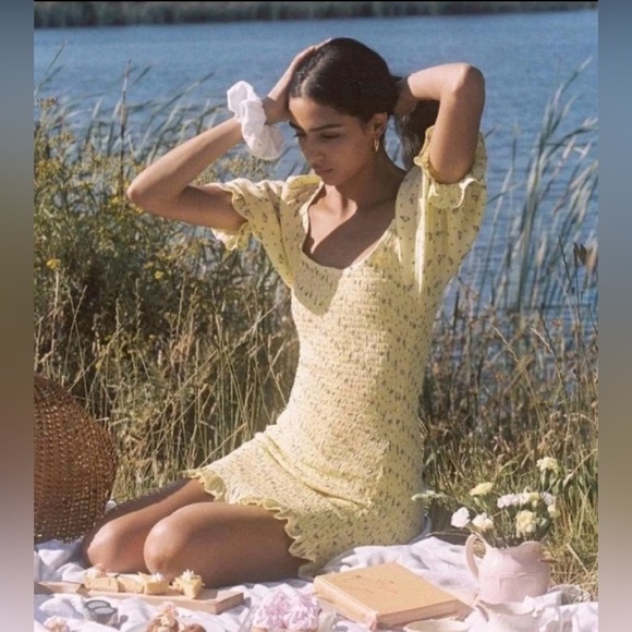 NWT Faithfull the Brand- Constantia Yellow Floral Puff Sleeve Dress. Size US 6 - Picture 2 of 12